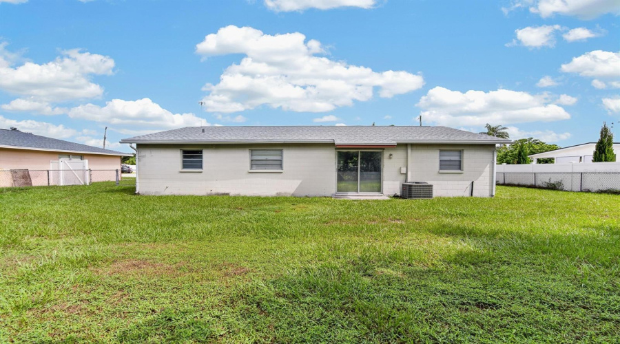 Brandon, Florida 33510, 3 Bedroom Bedrooms, ,2 Bathroombathrooms,Residential,For Sale,Alma,0,Mfrtb8543028