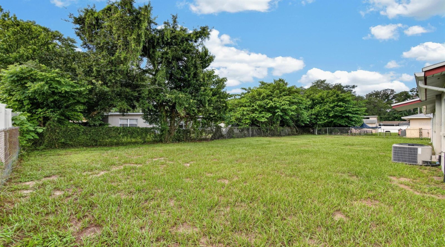 Brandon, Florida 33510, 3 Bedroom Bedrooms, ,2 Bathroombathrooms,Residential,For Sale,Alma,0,Mfrtb8543028