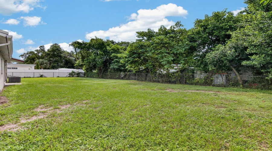 Brandon, Florida 33510, 3 Bedroom Bedrooms, ,2 Bathroombathrooms,Residential,For Sale,Alma,0,Mfrtb8543028