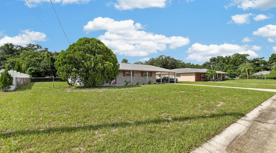 Brandon, Florida 33510, 3 Bedroom Bedrooms, ,2 Bathroombathrooms,Residential,For Sale,Alma,0,Mfrtb8543028