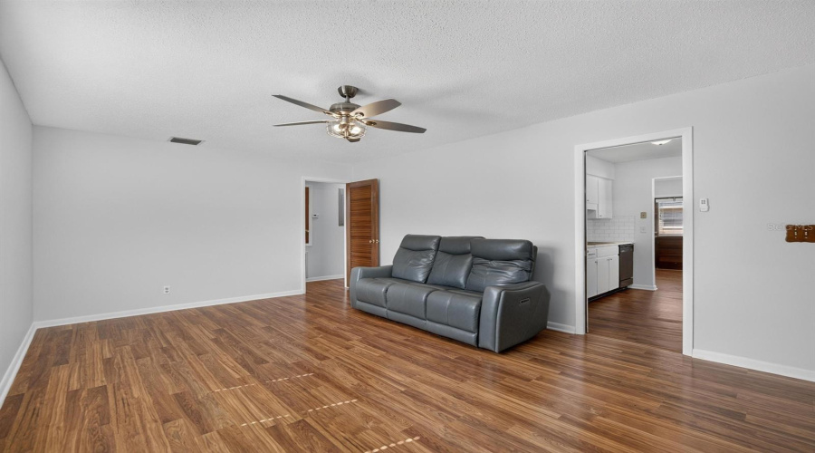 Brandon, Florida 33510, 3 Bedroom Bedrooms, ,2 Bathroombathrooms,Residential,For Sale,Alma,0,Mfrtb8543028