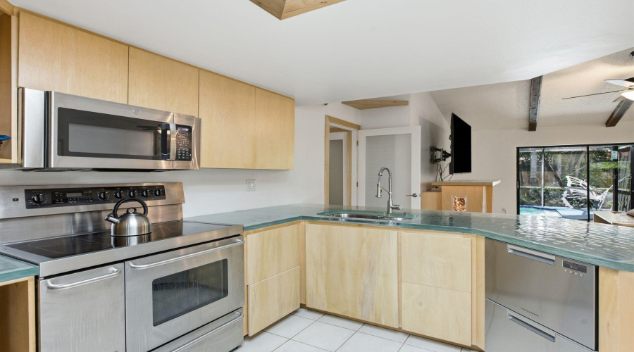 Clearwater, Florida 33761, 3 Bedroom Bedrooms, ,2 Bathroombathrooms,Residential,For Sale,Fair Green,0,Mfrtb8535960