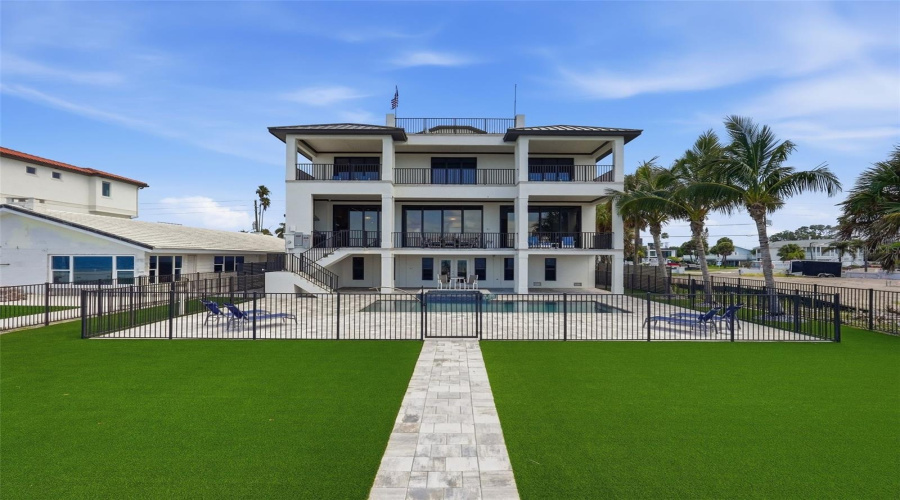 Redington Beach, Florida 33708, 5 Bedroom Bedrooms, ,4 Bathroombathrooms,Residential,For Sale,Gulf,0,Mfrtb8530265