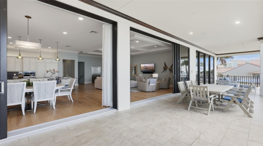 Redington Beach, Florida 33708, 5 Bedroom Bedrooms, ,4 Bathroombathrooms,Residential,For Sale,Gulf,0,Mfrtb8530265