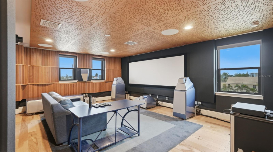 Redington Beach, Florida 33708, 5 Bedroom Bedrooms, ,4 Bathroombathrooms,Residential,For Sale,Gulf,0,Mfrtb8530265