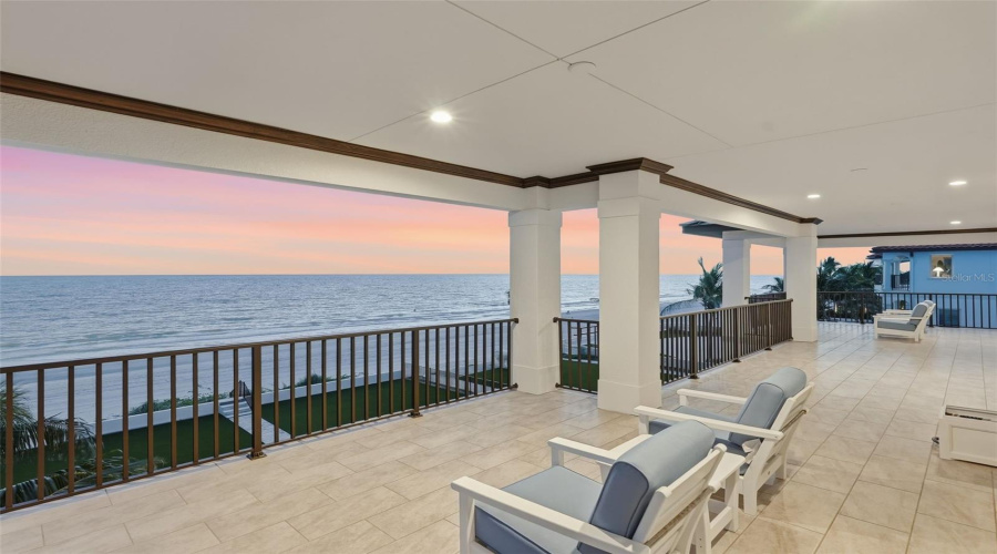 Redington Beach, Florida 33708, 5 Bedroom Bedrooms, ,4 Bathroombathrooms,Residential,For Sale,Gulf,0,Mfrtb8530265