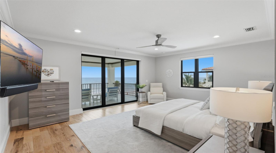 Redington Beach, Florida 33708, 5 Bedroom Bedrooms, ,4 Bathroombathrooms,Residential,For Sale,Gulf,0,Mfrtb8530265