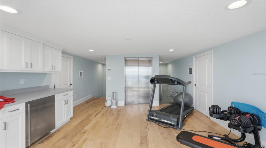 Redington Beach, Florida 33708, 5 Bedroom Bedrooms, ,4 Bathroombathrooms,Residential,For Sale,Gulf,0,Mfrtb8530265
