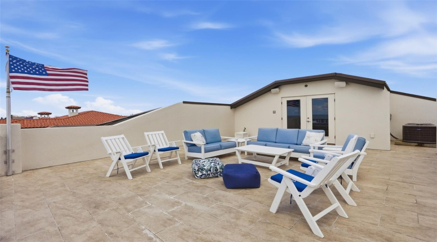 Redington Beach, Florida 33708, 5 Bedroom Bedrooms, ,4 Bathroombathrooms,Residential,For Sale,Gulf,0,Mfrtb8530265