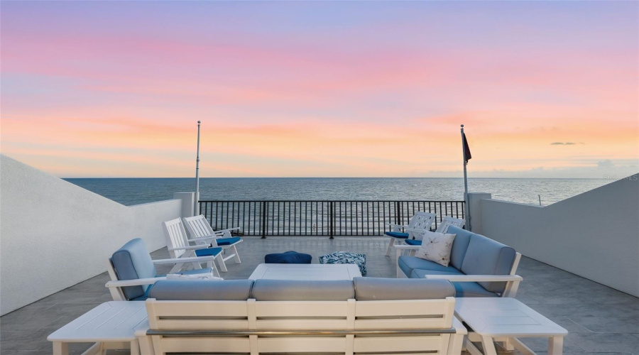 Redington Beach, Florida 33708, 5 Bedroom Bedrooms, ,4 Bathroombathrooms,Residential,For Sale,Gulf,0,Mfrtb8530265