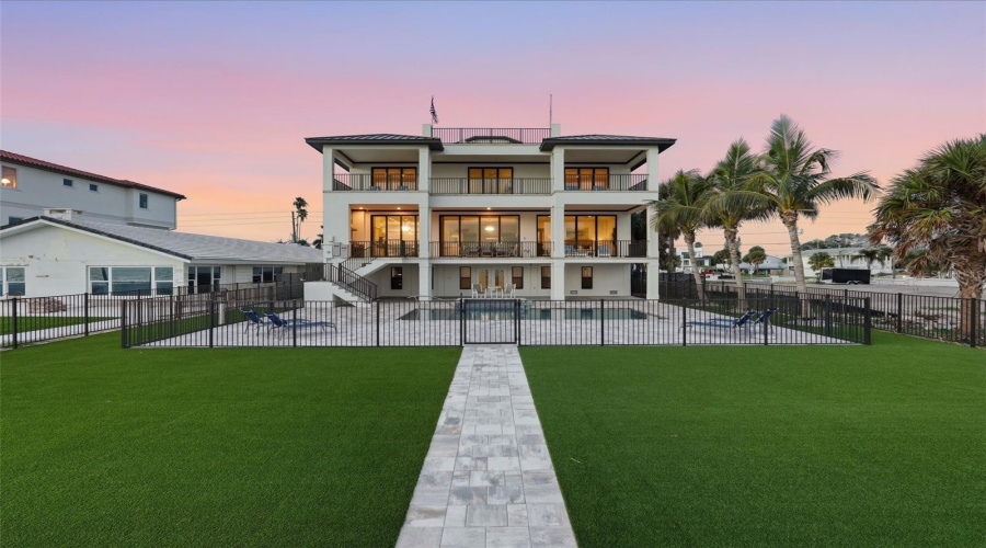 Redington Beach, Florida 33708, 5 Bedroom Bedrooms, ,4 Bathroombathrooms,Residential,For Sale,Gulf,0,Mfrtb8530265