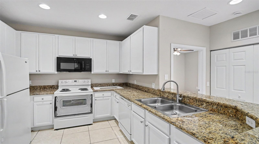 Orlando, Florida 32839, 3 Bedroom Bedrooms, ,2 Bathroombathrooms,Residential,For Sale,Grand Central,0,Mfrtb8512460