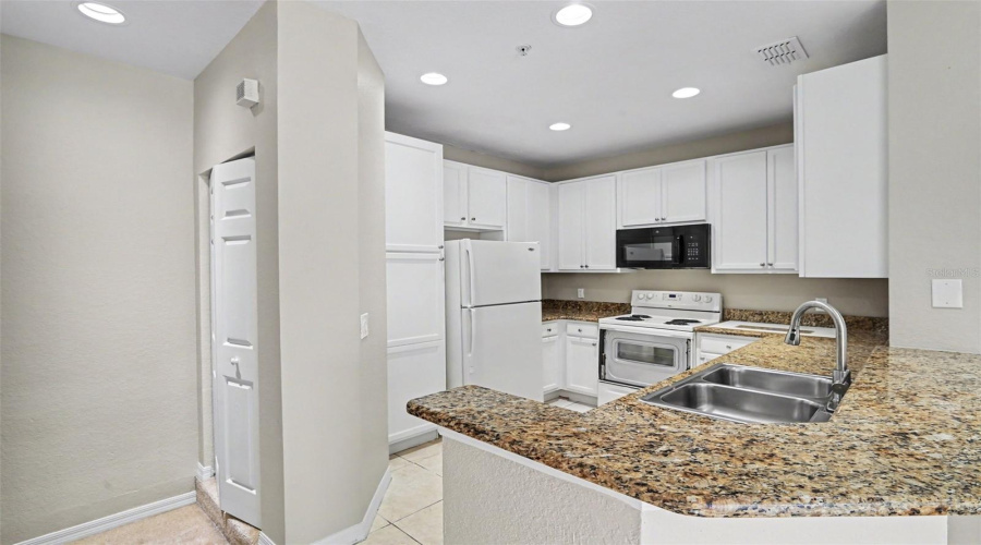 Orlando, Florida 32839, 3 Bedroom Bedrooms, ,2 Bathroombathrooms,Residential,For Sale,Grand Central,0,Mfrtb8512460