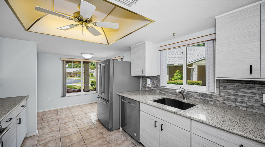Remodeled Kitchen - Light &Amp; Bright - Soft Close-Pullout Cabinet Features