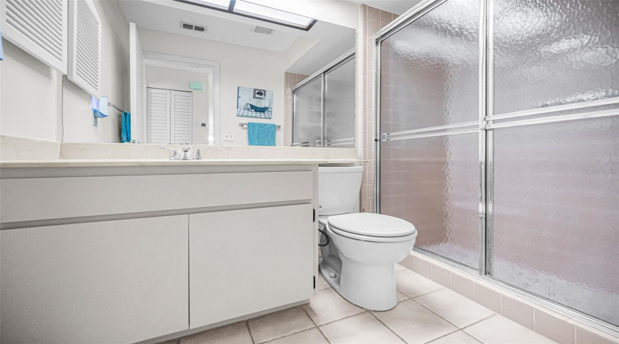 Bathroom #2 - Tub/Shower Combination