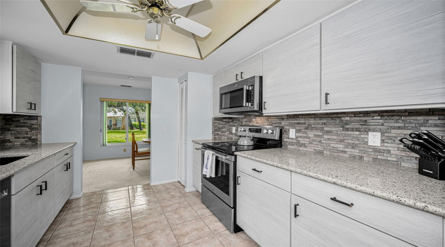 Remodeled Kitchen - Tile Backsplash