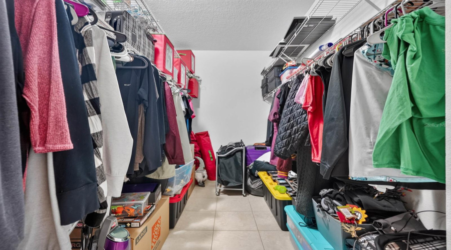 Extra Large Walk In Closet