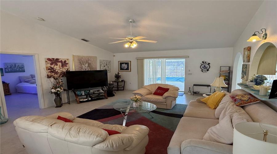 Port Charlotte, Florida 33952, 2 Bedroom Bedrooms, ,2 Bathroombathrooms,Residential,For Sale,Beaverton,0,Mfra4653928