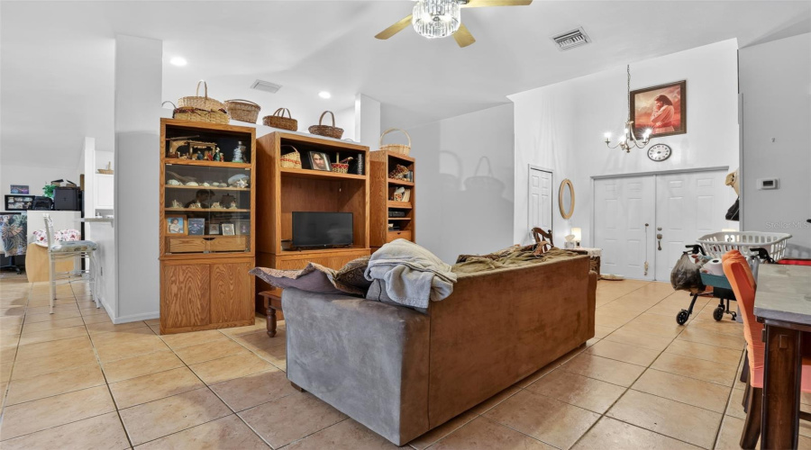 Cape Coral, Florida 33909, 3 Bedroom Bedrooms, ,2 Bathroombathrooms,Residential,For Sale,20Th,0,Mfrtb8516754