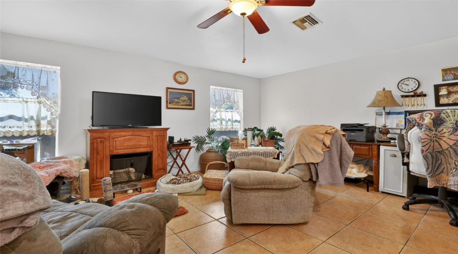 Cape Coral, Florida 33909, 3 Bedroom Bedrooms, ,2 Bathroombathrooms,Residential,For Sale,20Th,0,Mfrtb8516754