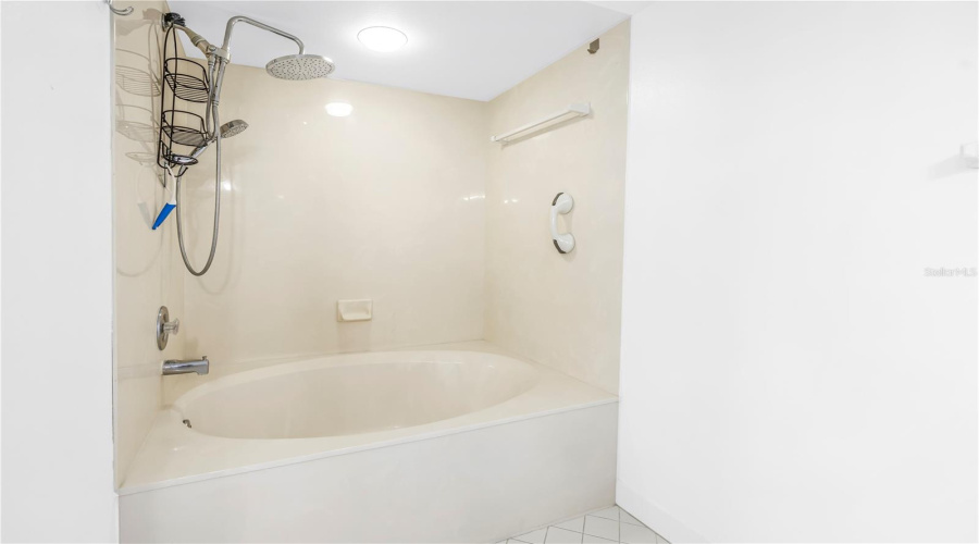 Primary Tub