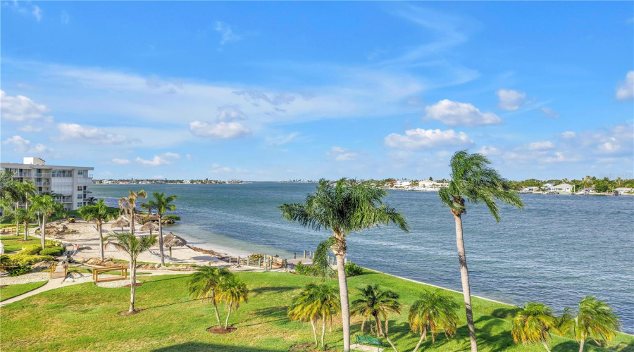 St Petersburg, Florida 33715, 2 Bedroom Bedrooms, ,2 Bathroombathrooms,Residential,For Sale,Bahia Del Mar,0,Mfrtb8531323