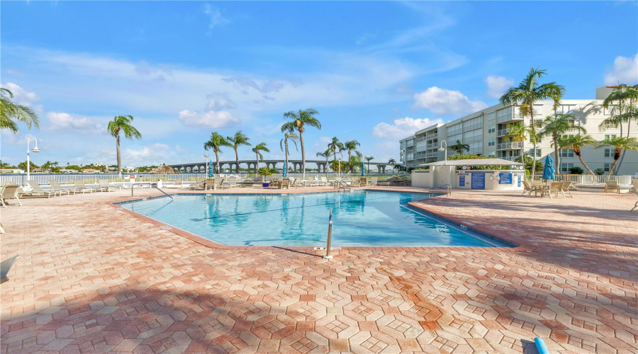 St Petersburg, Florida 33715, 2 Bedroom Bedrooms, ,2 Bathroombathrooms,Residential,For Sale,Bahia Del Mar,0,Mfrtb8531323