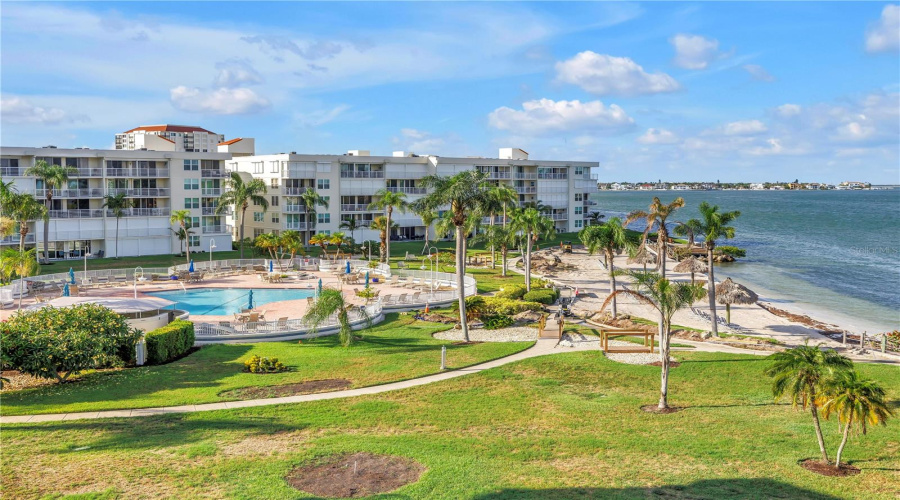 Private Beach &Amp; Dock Area