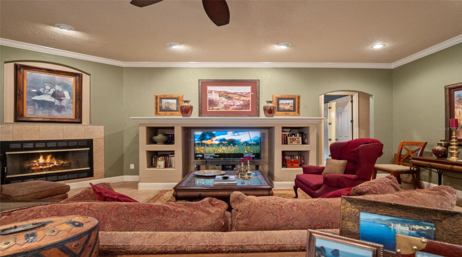 Clermont, Florida 34711, 5 Bedroom Bedrooms, ,4 Bathroombathrooms,Residential,For Sale,Priebe Rd,0,Mfrg5116899