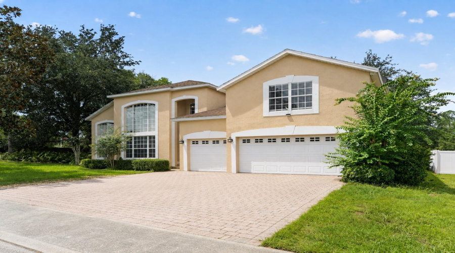 Ocoee, Florida 34761, 6 Bedroom Bedrooms, ,4 Bathroombathrooms,Residential,For Sale,Laurel Blossom,0,Mfrtb8542993