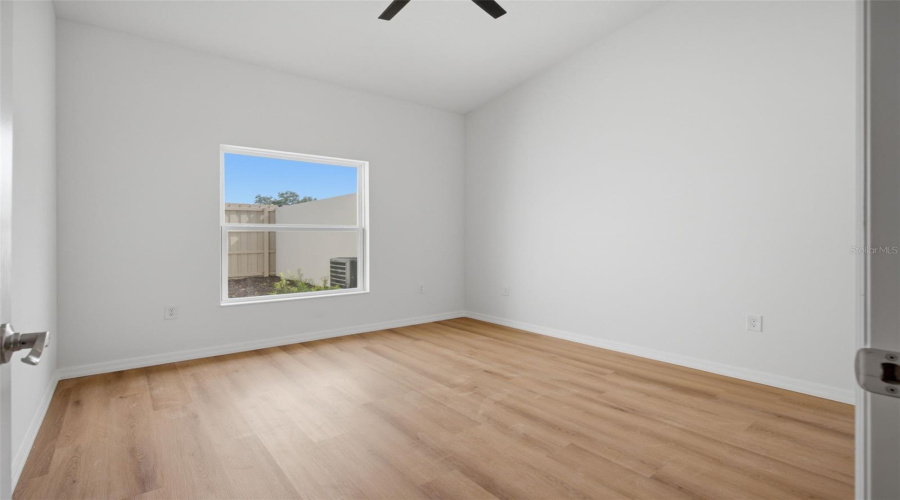 Apopka, Florida 32712, 2 Bedroom Bedrooms, ,2 Bathroombathrooms,Residential,For Sale,Oak Pl,0,Mfro6391040