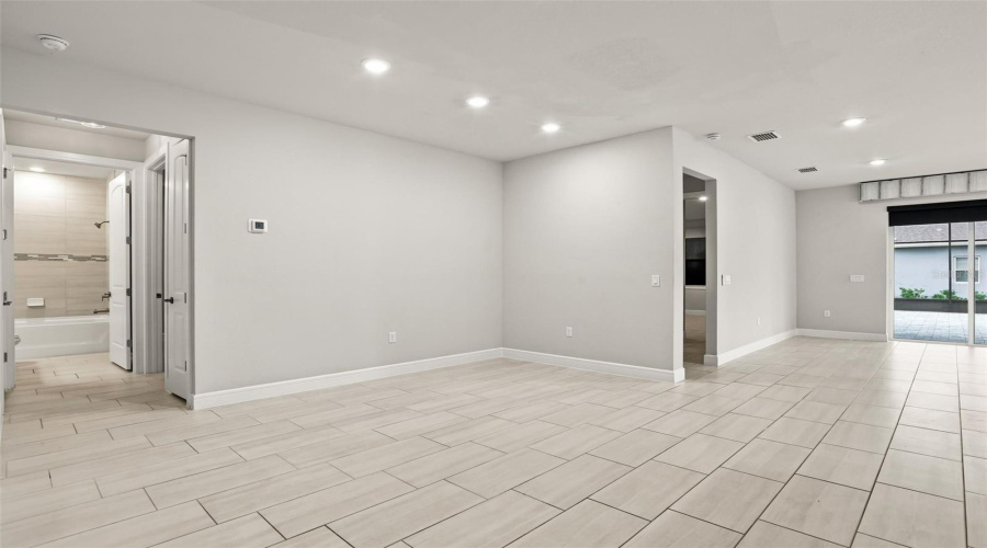 Winter Garden, Florida 34787, 3 Bedroom Bedrooms, ,3 Bathroombathrooms,Residential,For Sale,Sunny Retreat,0,Mfro6436813