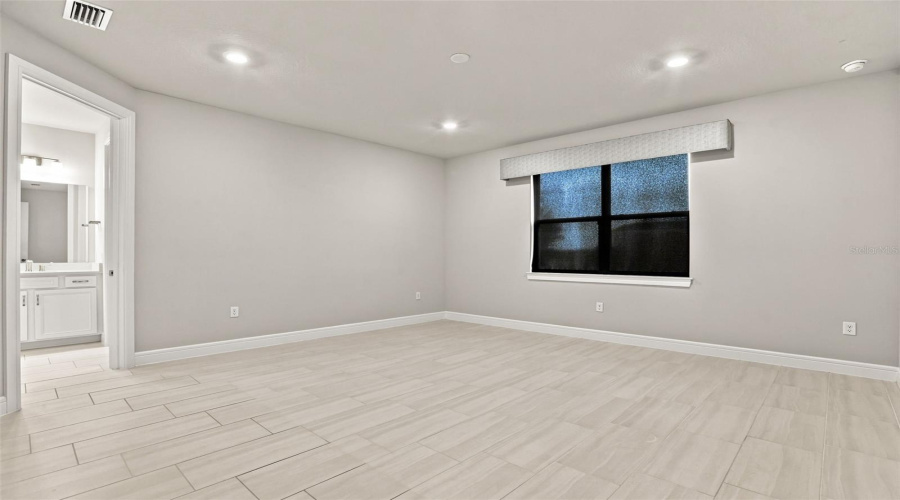 Winter Garden, Florida 34787, 3 Bedroom Bedrooms, ,3 Bathroombathrooms,Residential,For Sale,Sunny Retreat,0,Mfro6436813