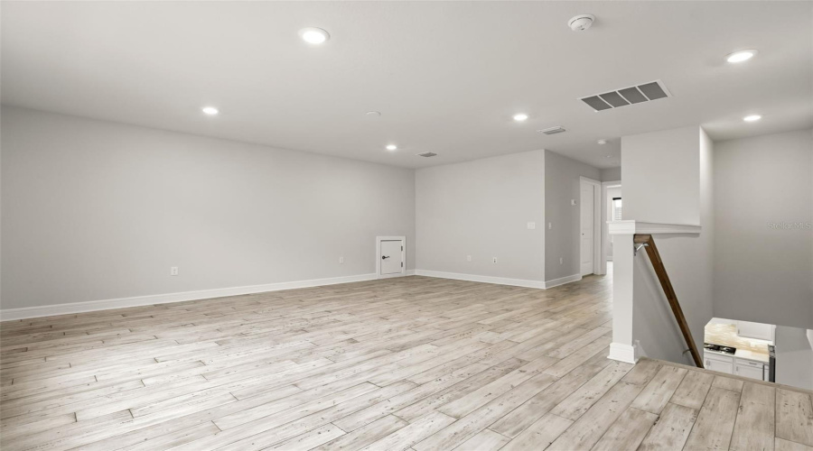Winter Garden, Florida 34787, 3 Bedroom Bedrooms, ,3 Bathroombathrooms,Residential,For Sale,Sunny Retreat,0,Mfro6436813