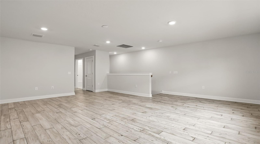 Winter Garden, Florida 34787, 3 Bedroom Bedrooms, ,3 Bathroombathrooms,Residential,For Sale,Sunny Retreat,0,Mfro6436813