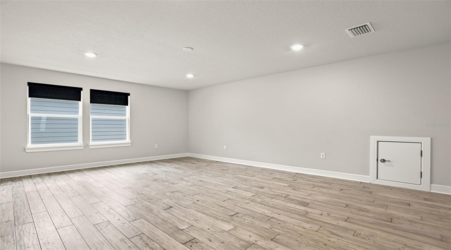 Winter Garden, Florida 34787, 3 Bedroom Bedrooms, ,3 Bathroombathrooms,Residential,For Sale,Sunny Retreat,0,Mfro6436813