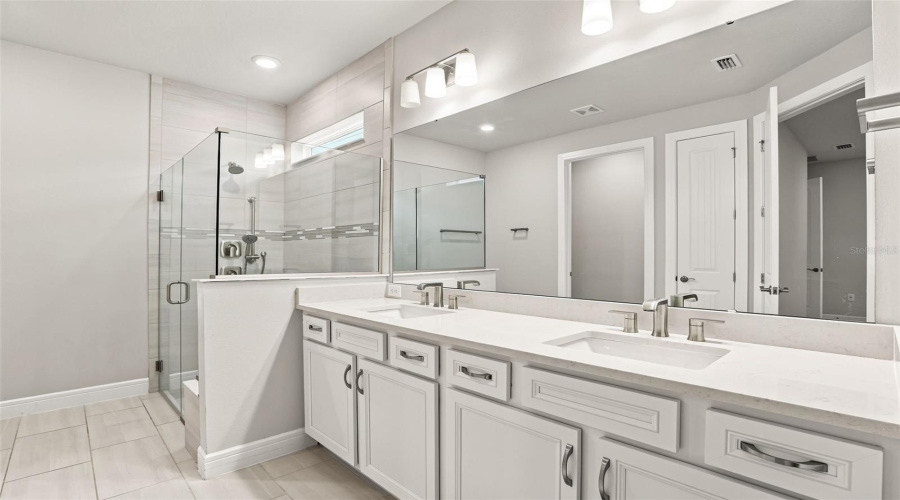 Winter Garden, Florida 34787, 3 Bedroom Bedrooms, ,3 Bathroombathrooms,Residential,For Sale,Sunny Retreat,0,Mfro6436813