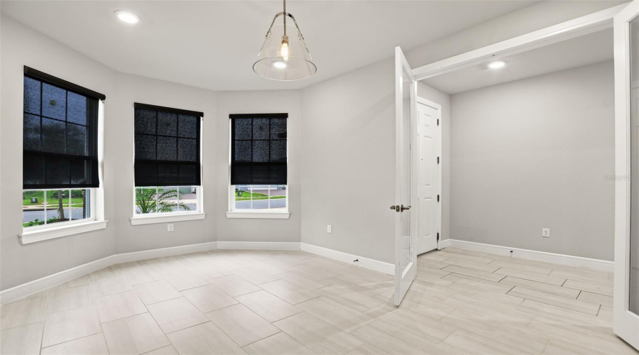 Winter Garden, Florida 34787, 3 Bedroom Bedrooms, ,3 Bathroombathrooms,Residential,For Sale,Sunny Retreat,0,Mfro6436813
