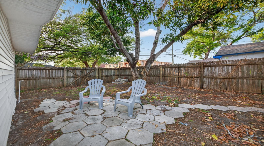 St Petersburg, Florida 33713, 2 Bedroom Bedrooms, ,1 Bathroombathrooms,Residential,For Sale,28Th,0,Mfrtb8488912