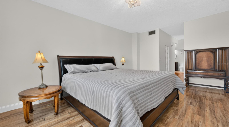 Daytona Beach, Florida 32118, 1 Bedroom Bedrooms, ,1 Bathroombathrooms,Residential,For Sale,Halifax,0,Mfrv4950822