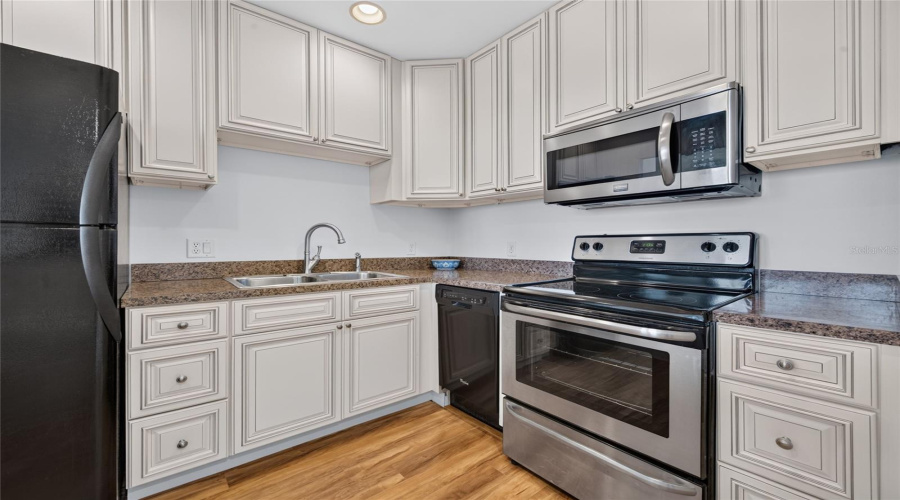Daytona Beach, Florida 32118, 1 Bedroom Bedrooms, ,1 Bathroombathrooms,Residential,For Sale,Halifax,0,Mfrv4950822