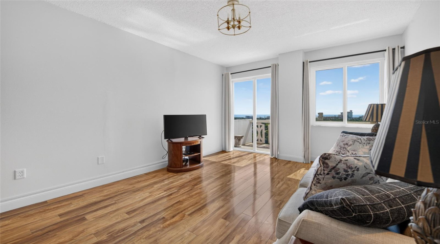 Daytona Beach, Florida 32118, 1 Bedroom Bedrooms, ,1 Bathroombathrooms,Residential,For Sale,Halifax,0,Mfrv4950822