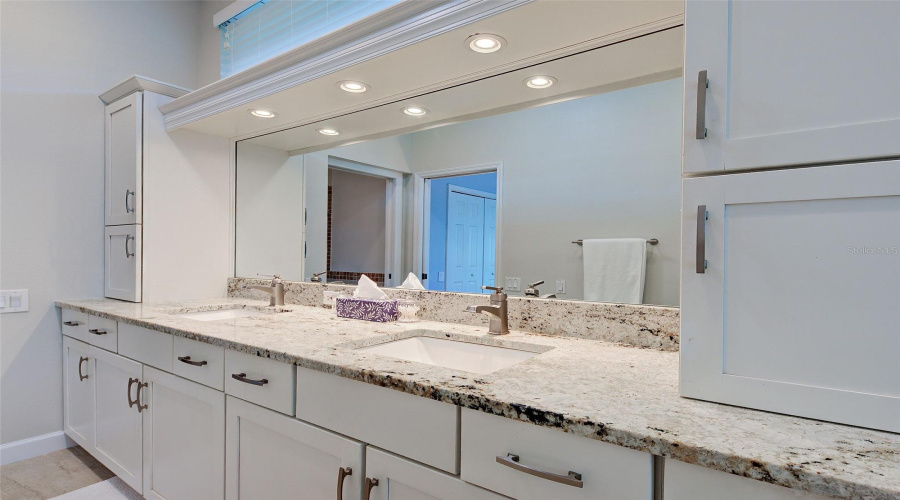 Double Sinks In Primary Bath