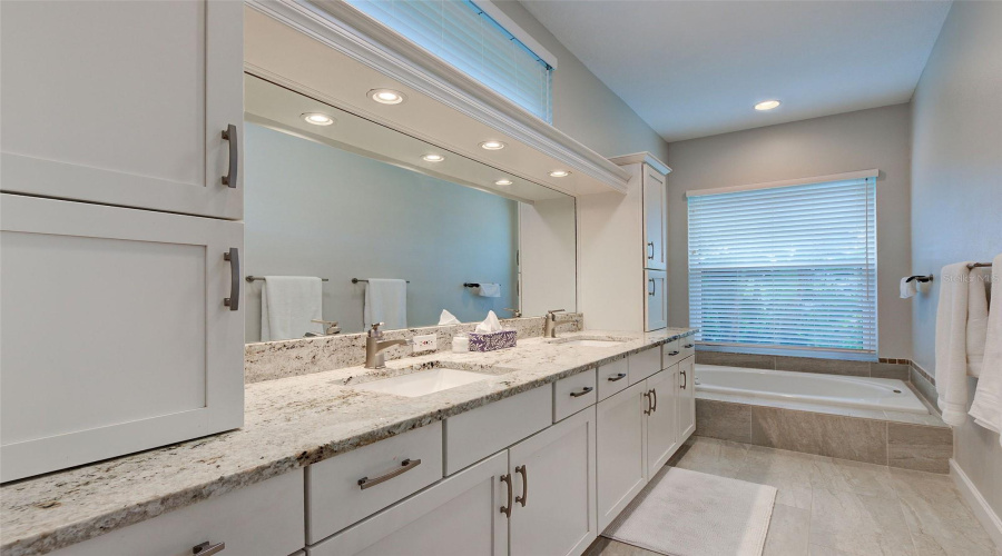 Venice, Florida 34292, 3 Bedroom Bedrooms, ,2 Bathroombathrooms,Residential,For Sale,Lansbrook,0,Mfra4703047