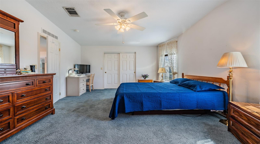 Zephyrhills, Florida 33541, 2 Bedroom Bedrooms, ,2 Bathroombathrooms,Residential,For Sale,Neukom,0,Mfrtb8542356