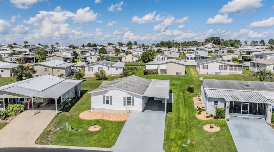 Zephyrhills, Florida 33541, 2 Bedroom Bedrooms, ,2 Bathroombathrooms,Residential,For Sale,Neukom,0,Mfrtb8542356