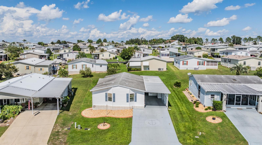 Zephyrhills, Florida 33541, 2 Bedroom Bedrooms, ,2 Bathroombathrooms,Residential,For Sale,Neukom,0,Mfrtb8542356