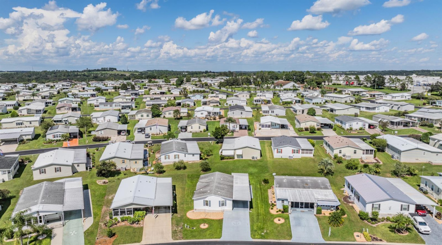 Zephyrhills, Florida 33541, 2 Bedroom Bedrooms, ,2 Bathroombathrooms,Residential,For Sale,Neukom,0,Mfrtb8542356