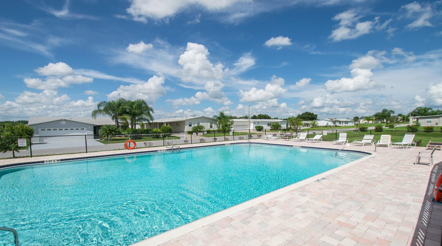 Zephyrhills, Florida 33541, 2 Bedroom Bedrooms, ,2 Bathroombathrooms,Residential,For Sale,Neukom,0,Mfrtb8542356