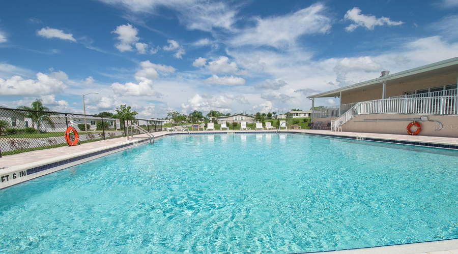 Zephyrhills, Florida 33541, 2 Bedroom Bedrooms, ,2 Bathroombathrooms,Residential,For Sale,Neukom,0,Mfrtb8542356